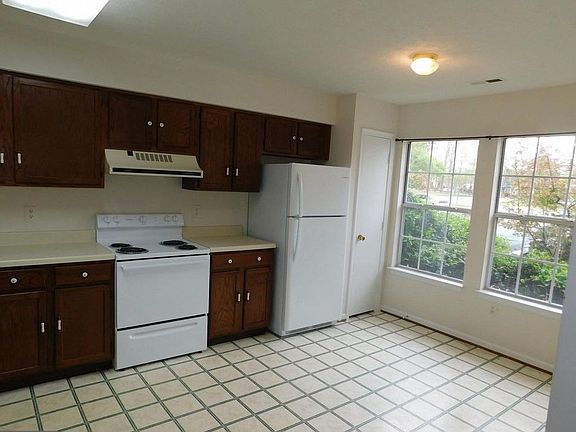 3rd image of 11135 Thornberry Ct