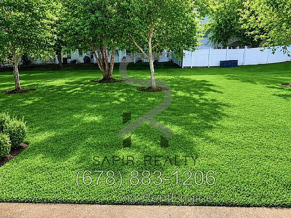 4th image of 5554 Strathmoor Manor Cir