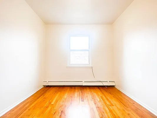 Rented by RealTegrity NY LLC | media 22