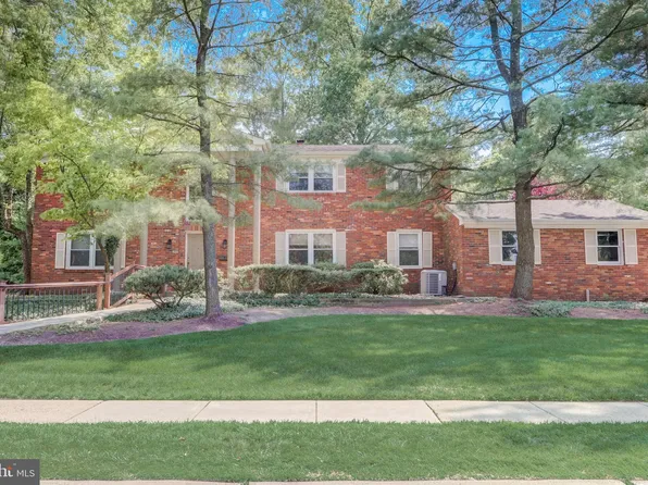 1800 Lark Ln, Cherry Hill, NJ 08003