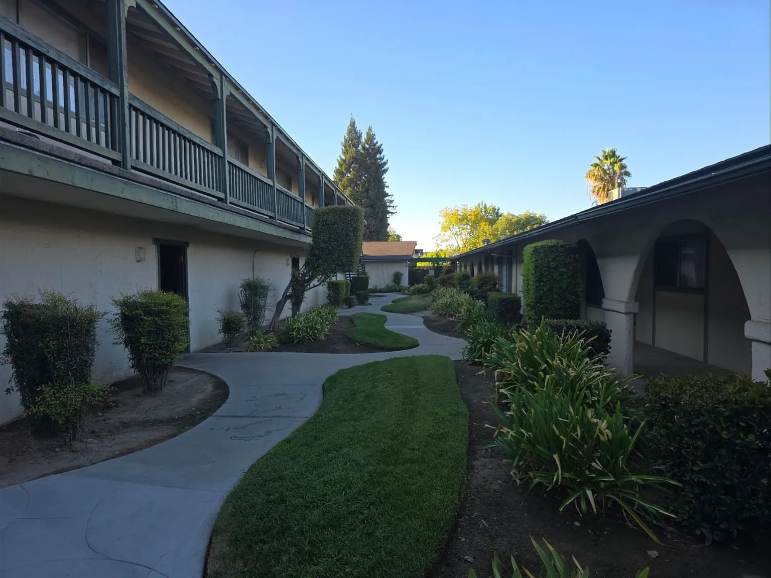 2 bed, 744 sqft, $1,450 — Photo 2