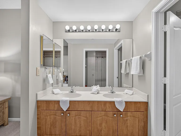 500 Uno Lago Dr #201 — Photo 27