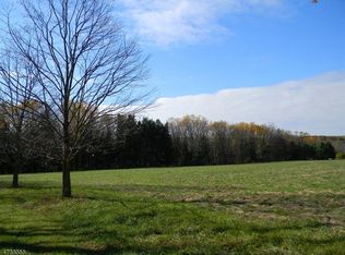 18 Upper Kingtown Rd, Pittstown, NJ 08867