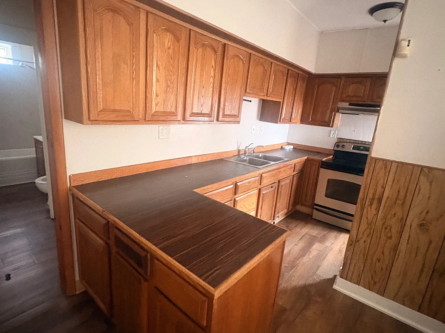 2 bed, 1250 sqft, $1,285 — Photo 3