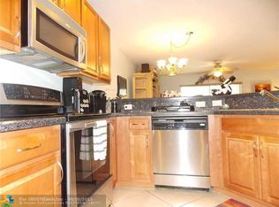 9126 Chambers St, Tamarac, FL 33321