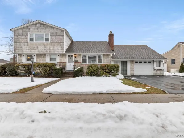 181 Sycamore Avenue, Bethpage, NY 11714