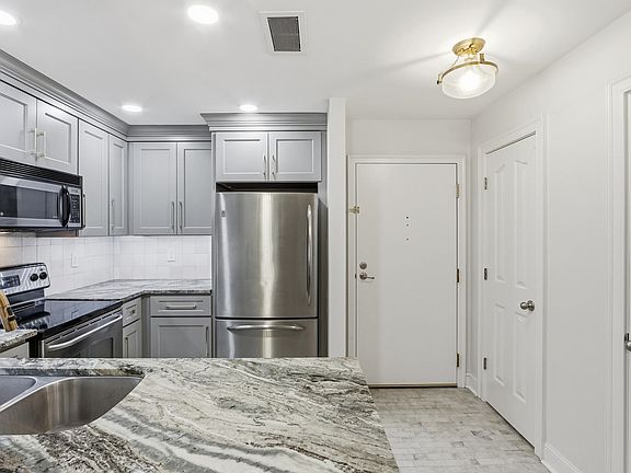 3rd image of 5400 Park Ave APT 205