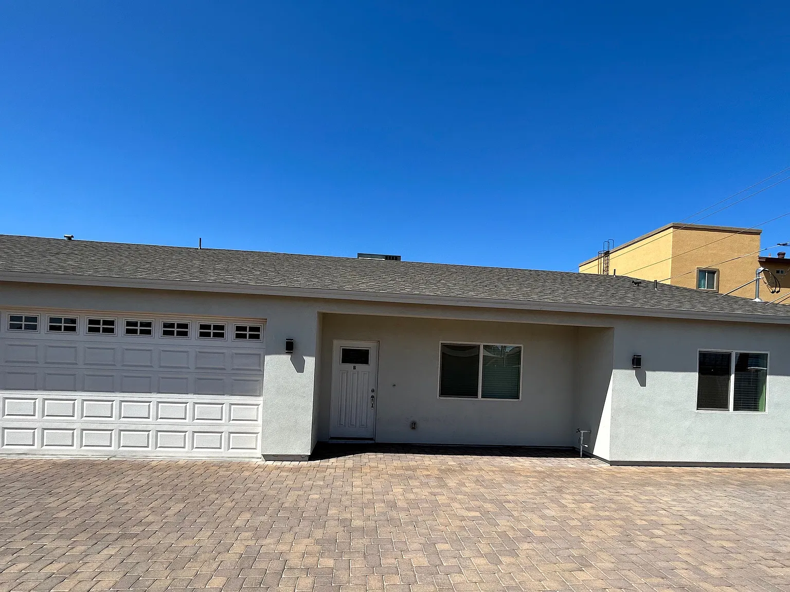 4 bed, 2.5 bath, 1930 sqft, $2,550 — Photo 2