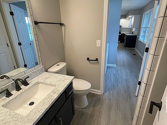 4th image of 8966 Westwood Dr