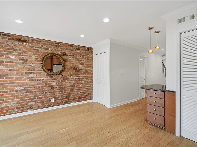 1155 Dickinson St #1155 — Photo 8