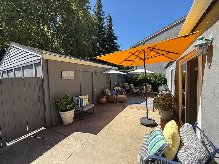 412 Sycamore Cir — Photo 19