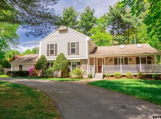 851 Avon Crest Blvd, Niskayuna, NY 12309