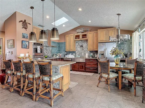 31 Sea Harbor Dr E, Ormond Beach, FL 32176