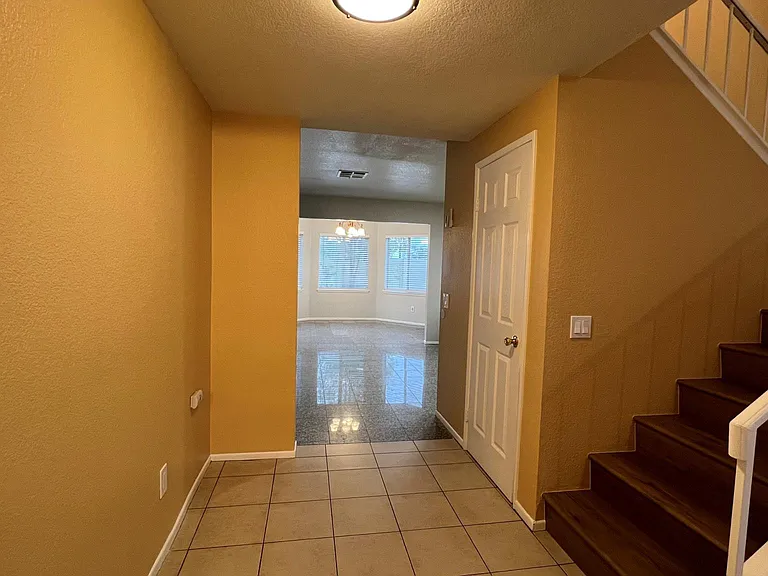 8558 Sandhill Dr — Photo 19
