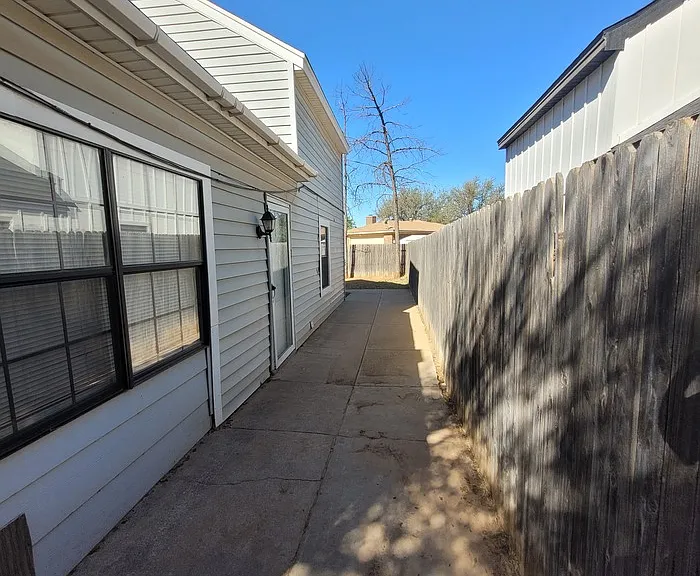 4243 Siesta Ln — Photo 2