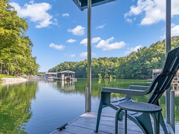 215 Huntington Dr N, Winchester, TN 37398