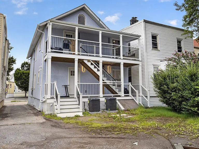 24 Dean St #1 — Photo 36