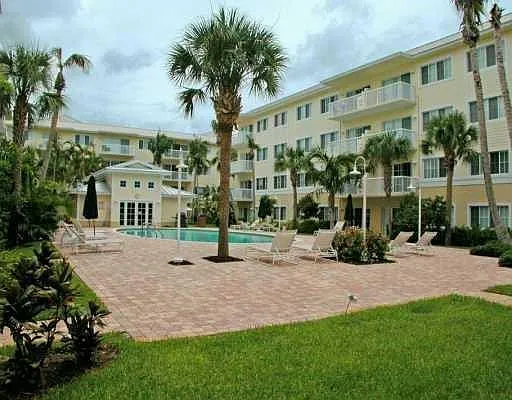 1515 E Broward Blvd #305 — Photo 2