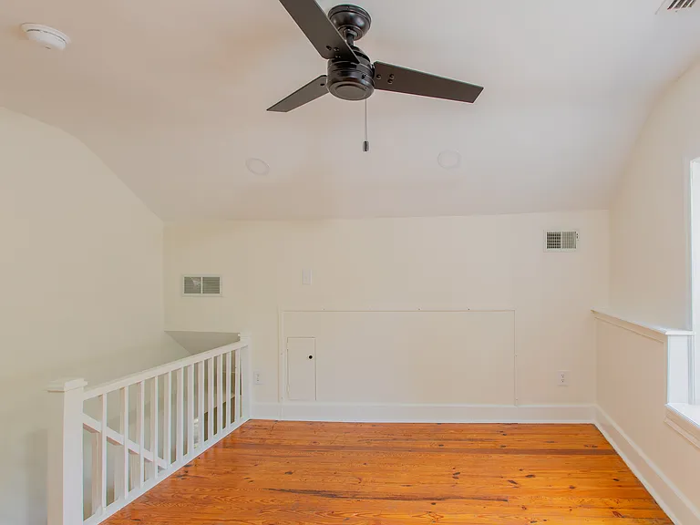 1291 Lockland Ter #B — Photo 11