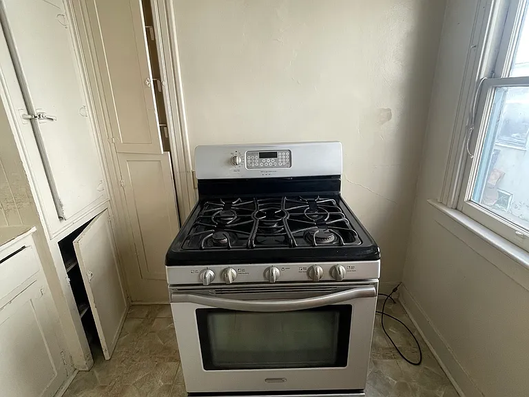 809 1/2 N Ridgewood Pl #809 — Photo 8