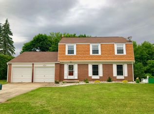 3 Deer Park Dr, Pottsville, PA 17901