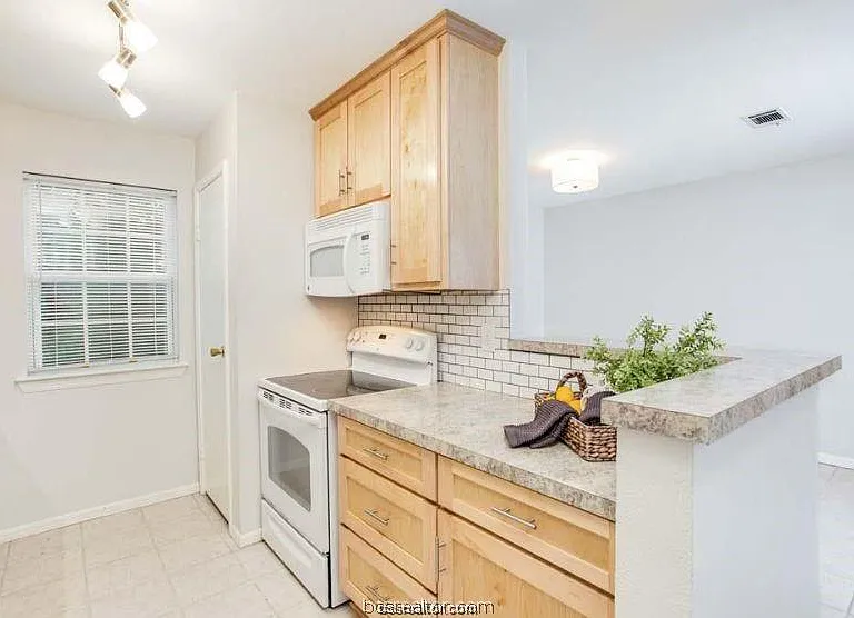 808 Kalanchoe Ct — Photo 4