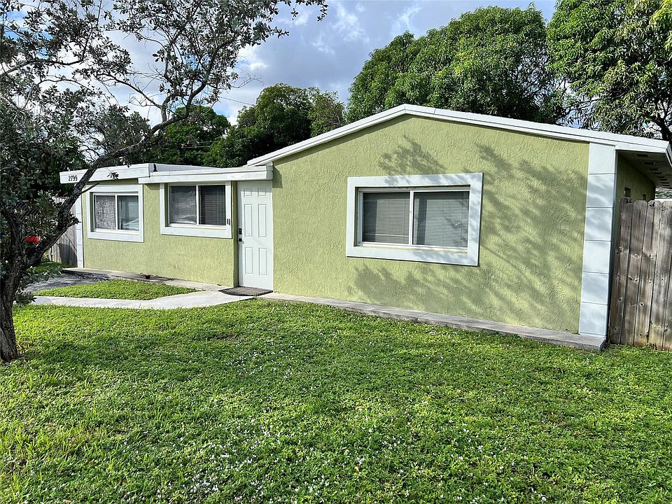 1st image of 2799 NW 15th Street