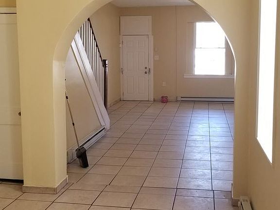 5th image of 716 W Glenwood Ave
