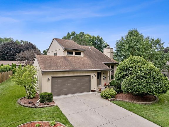 2nd image of 760 Suffolk Dr