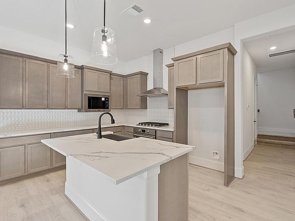 5th image of 12035 Royal Oaks Banner Way