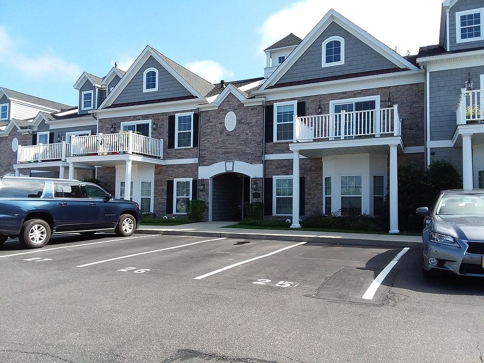 1st image of 26 Nicole Ct
