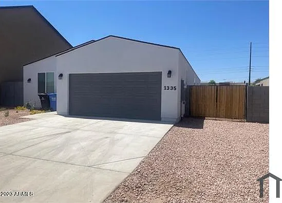 1335 E Pueblo Ave — Photo 2