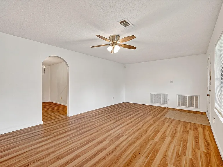7426 Miley St — Photo 5