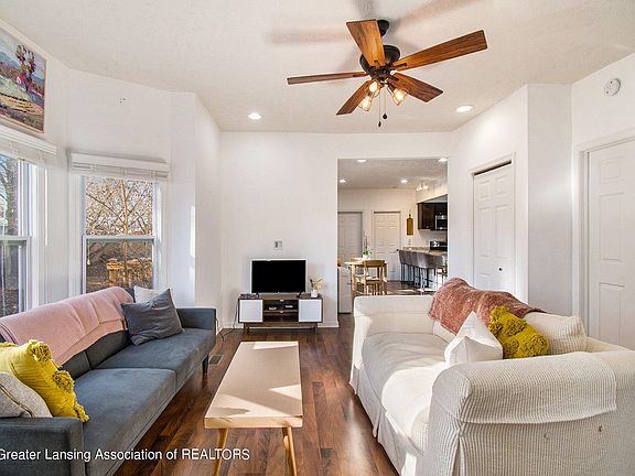 4th image of 1223 N Capitol Ave #1