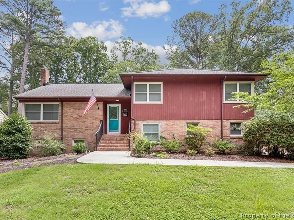 304 Mistletoe Dr, Newport News, VA 23606