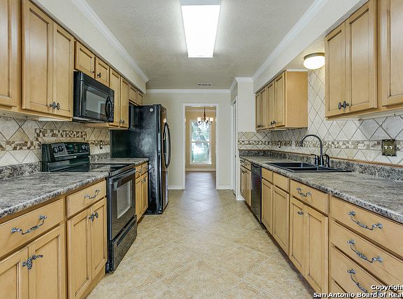 5th image of 1658 Rob Roy Ln