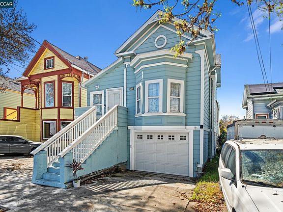 2nd image of 2517 Filbert St