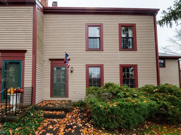 43 Hudson Commons Dr, Hudson, OH 44236
