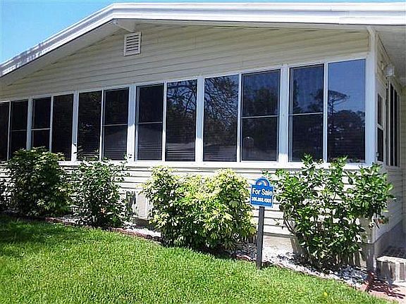 3rd image of 86 Misty Falls Dr