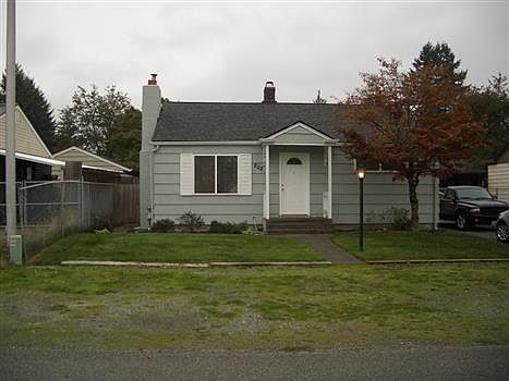 3rd image of 802 Violet Meadow St S