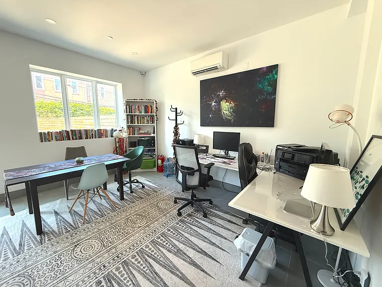 215 Cornelia St #2B — Photo 10
