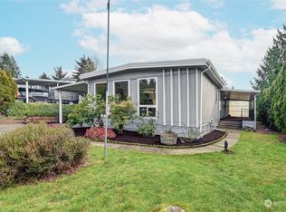 12615 NE Hollyhills Dr, Woodinville, WA 98011