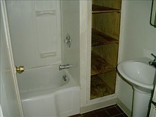 4th image of 821 E Bowman St