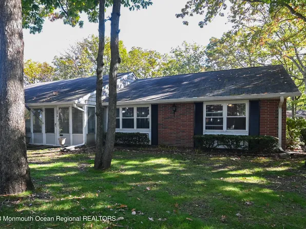 280D Kingston Court, Lakewood, NJ 08701