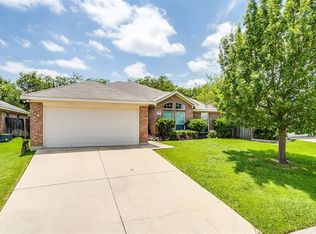 613 Ridgehill Dr, Burleson, TX 76028