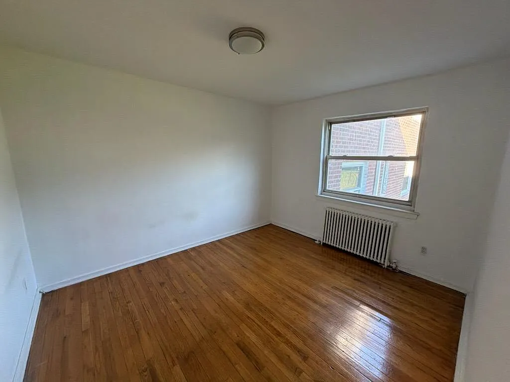 2 bed, 700 sqft, $2,200 — Photo 1
