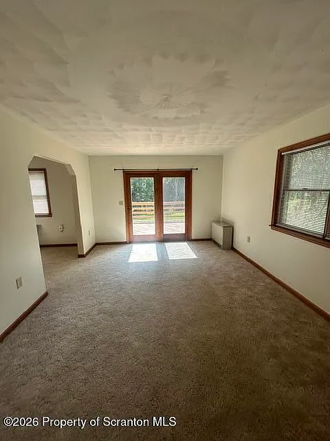 3 bed, 2.5 bath, 1500 sqft, $1,850 — Photo 3