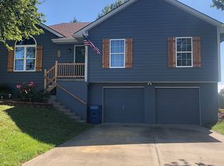 1107 Stonecrest Dr, Kearney, MO 64060