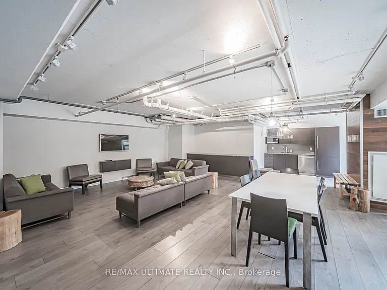 32 Camden St #906 — Photo 30