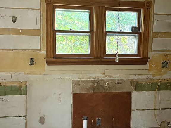 5th image of 37,39,41,43 Verville Road